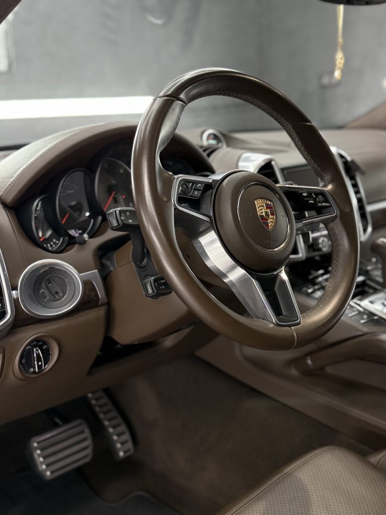 Porsche Cayenne S - 1